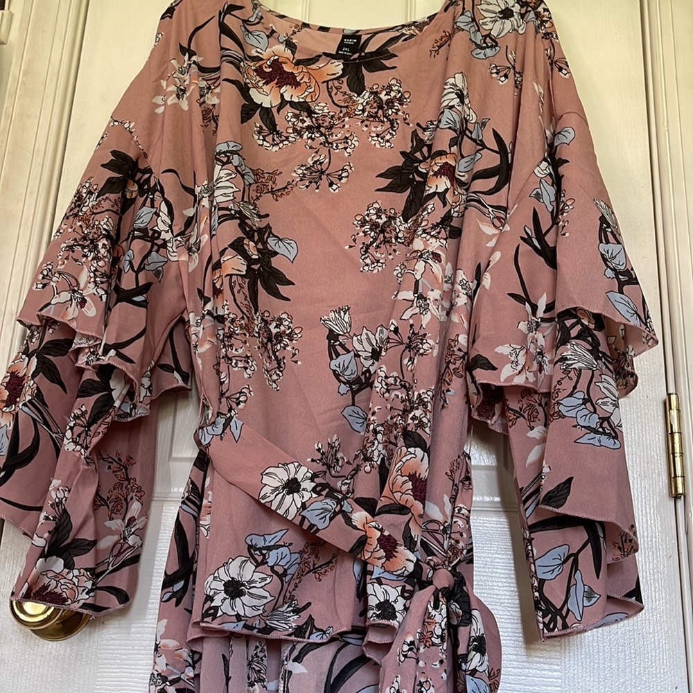Brand new-SHEIN floral blouse